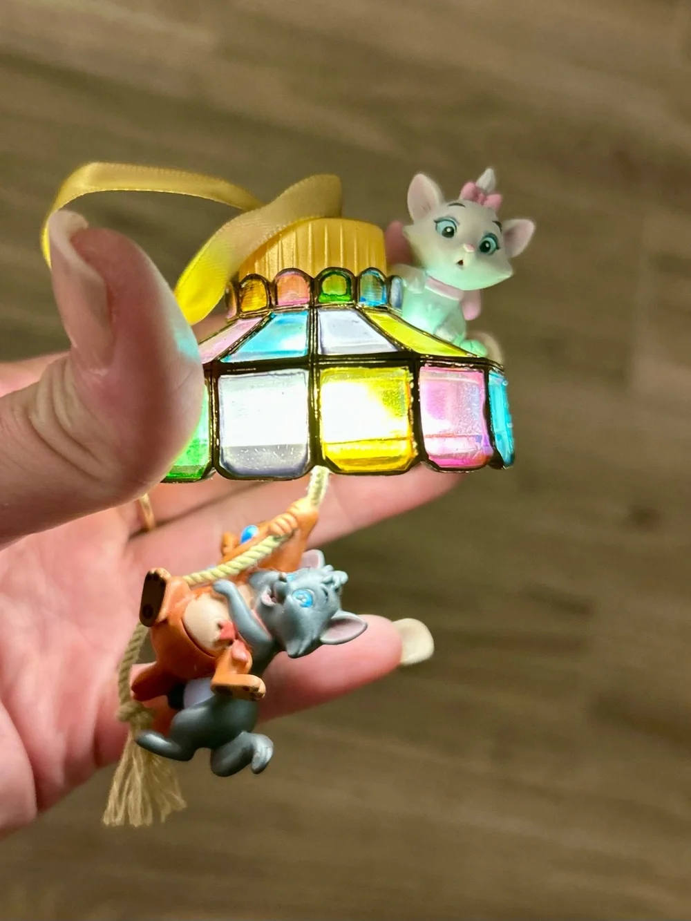 Collectible Disney’s Aristocats Colorful Stained-Glass Lamp Ornament